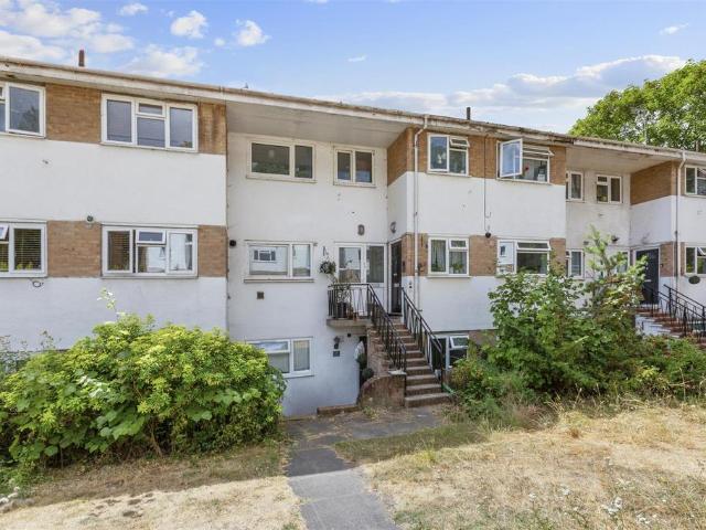 2 bedroom maisonette for sale
