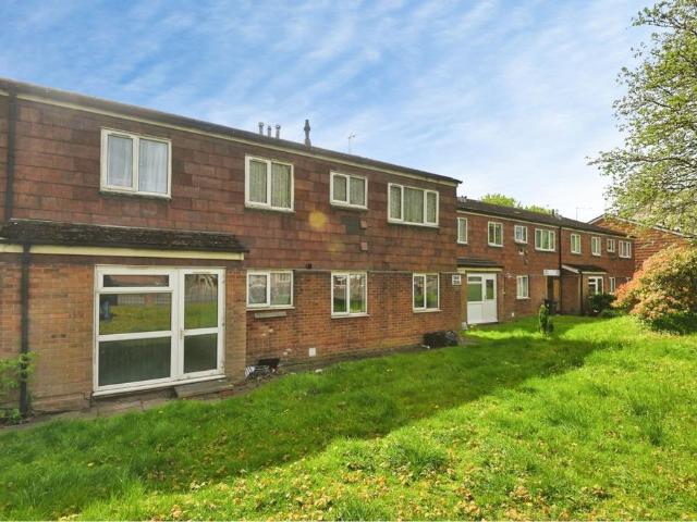 2 bedroom maisonette for sale