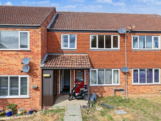 2 bedroom maisonette for sale