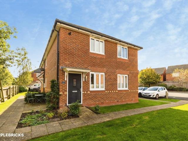 2 bedroom maisonette for sale