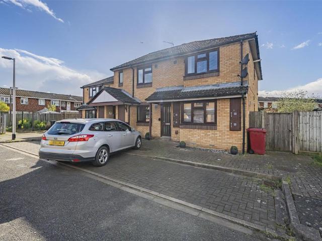 2 bedroom maisonette for sale