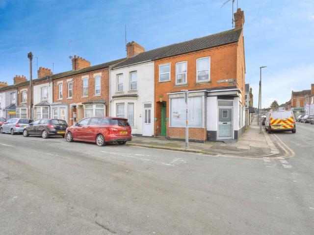 2 bedroom maisonette for sale