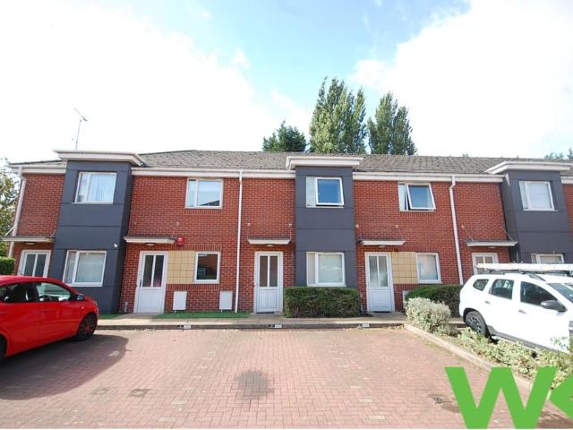 2 bedroom maisonette for sale
