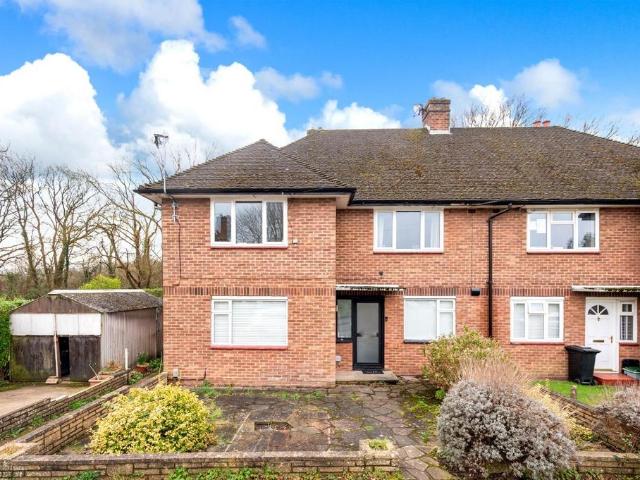 2 bedroom maisonette for sale