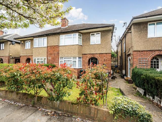 2 bedroom maisonette for sale