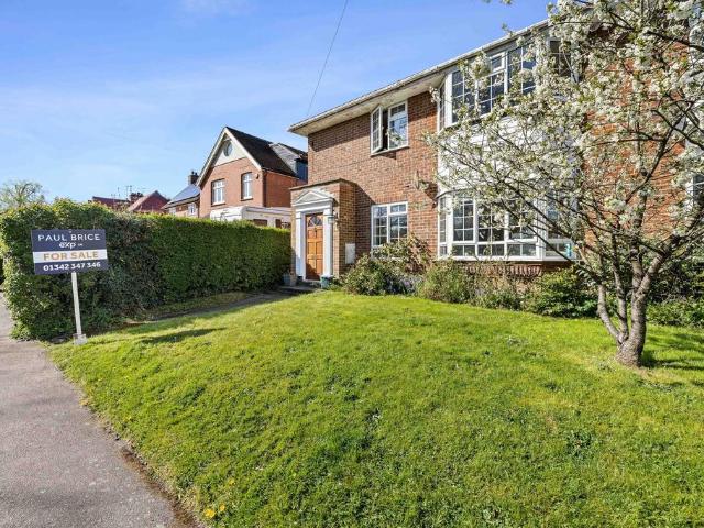 2 bedroom maisonette for sale