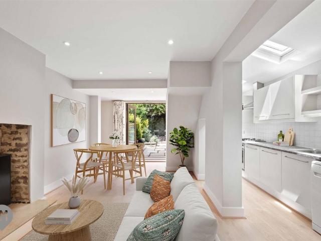 2 bedroom maisonette for sale