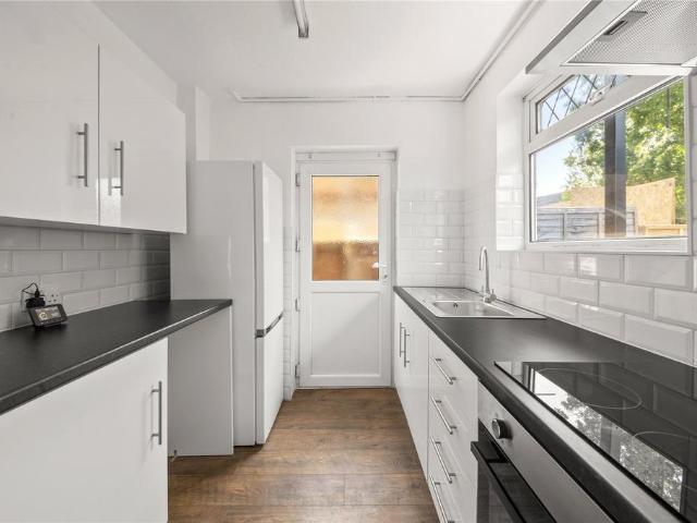 2 bedroom maisonette for sale