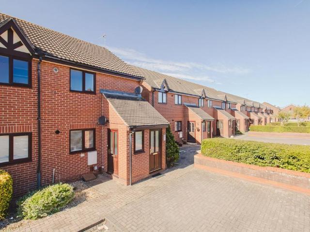 2 bedroom maisonette for sale