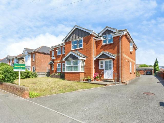 2 bedroom maisonette for sale