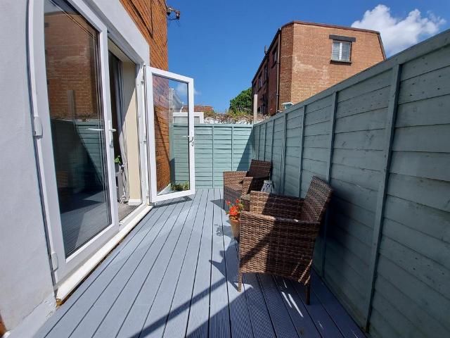 2 bedroom maisonette for sale