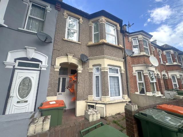 2 bedroom maisonette for sale