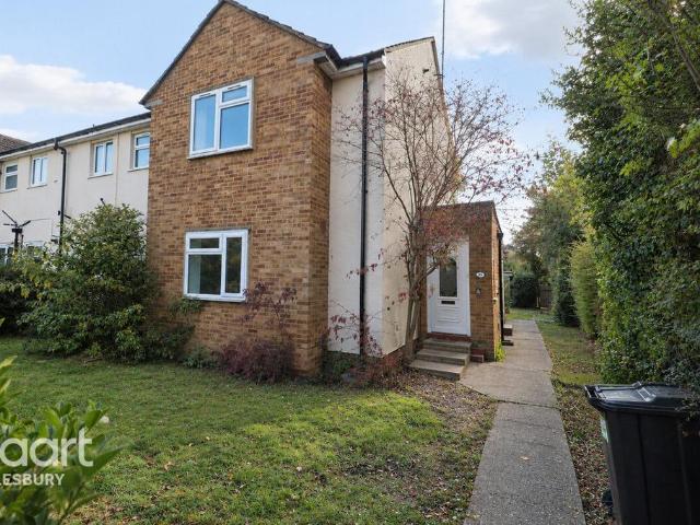 2 bedroom maisonette for sale