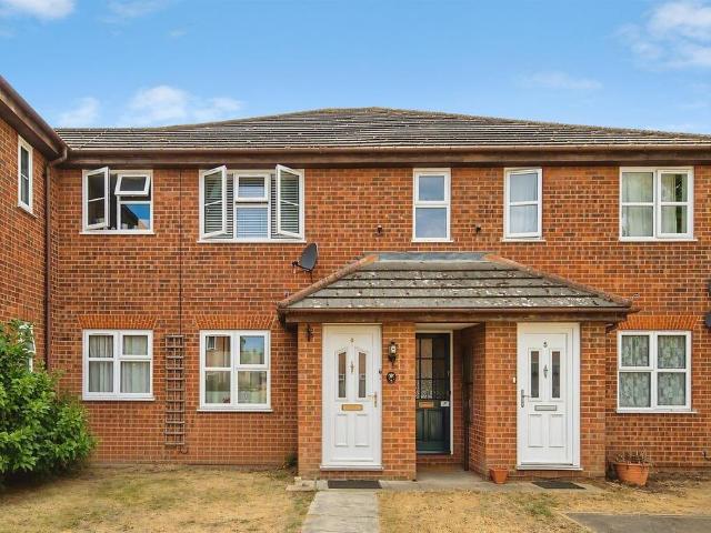 2 bedroom maisonette for sale