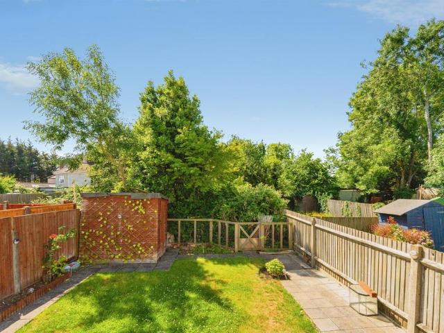 2 bedroom maisonette for sale