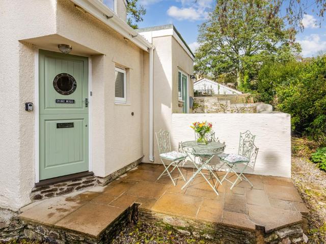 2 bedroom maisonette for sale