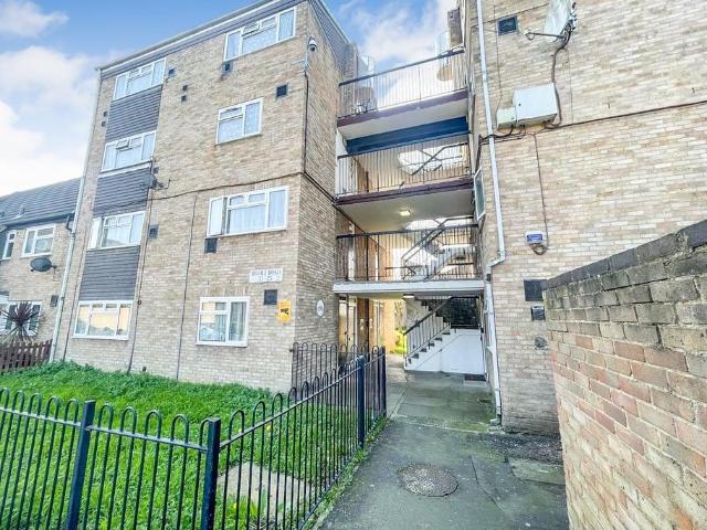 2 bedroom maisonette for sale