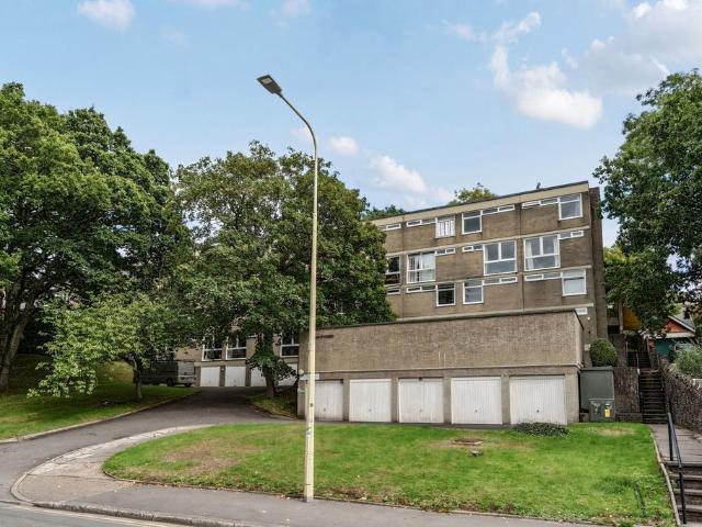2 bedroom maisonette for sale
