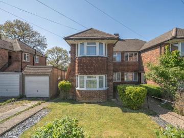 2 bedroom maisonette for sale