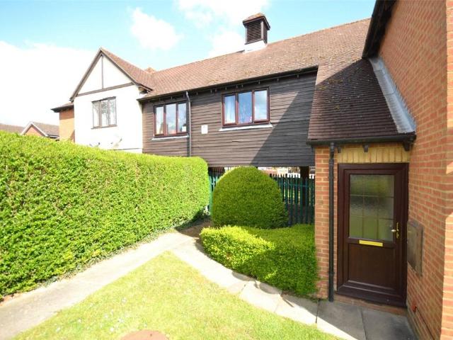2 bedroom maisonette for sale