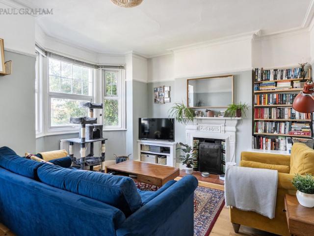 2 bedroom maisonette for sale