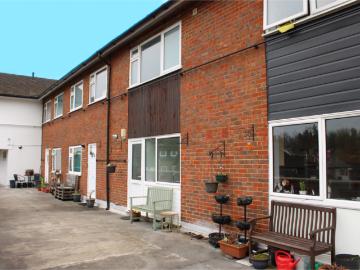 2 bedroom maisonette for sale