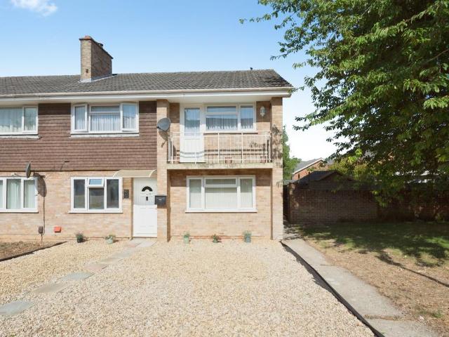 2 bedroom maisonette for sale