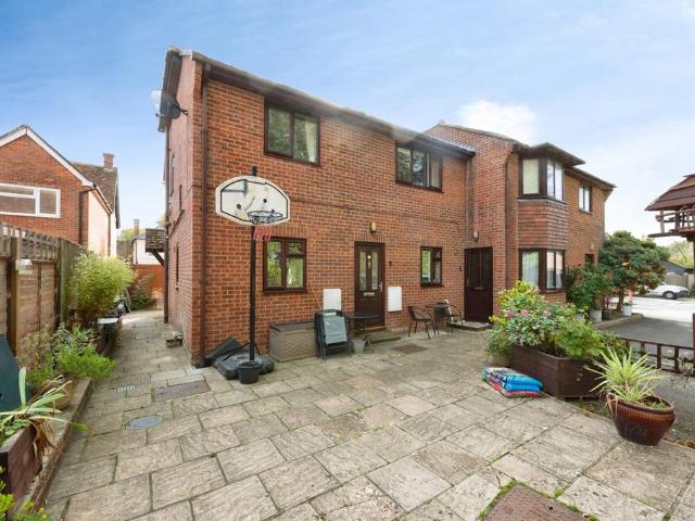 2 bedroom maisonette for sale