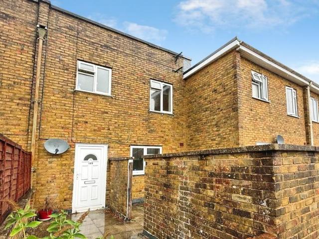 2 bedroom maisonette for sale