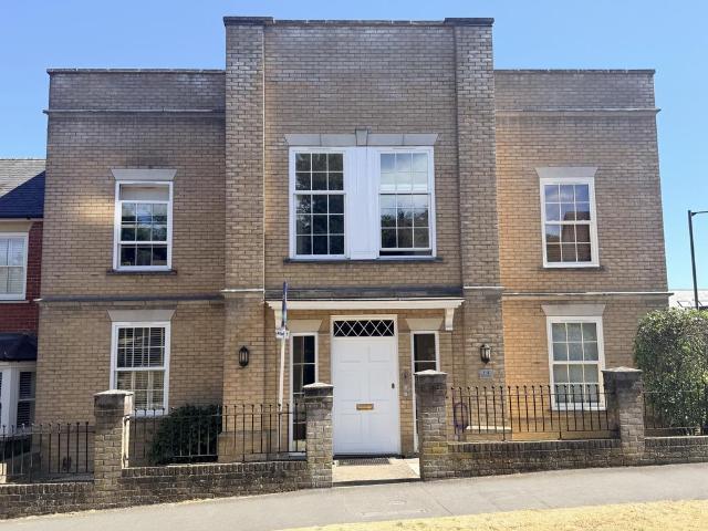 2 bedroom maisonette for sale