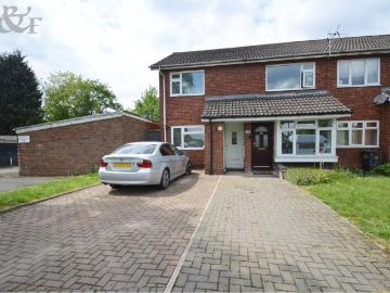 2 bedroom maisonette for sale