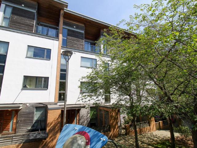 2 bedroom maisonette for sale