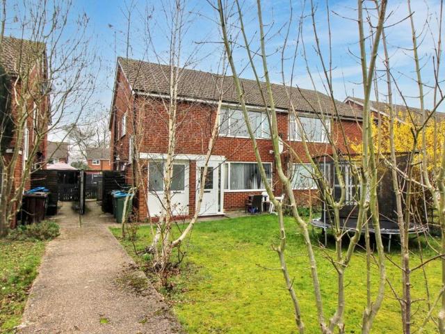 2 bedroom maisonette for sale