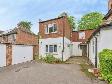 2 bedroom maisonette for sale
