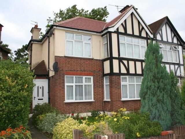 2 bedroom maisonette for sale