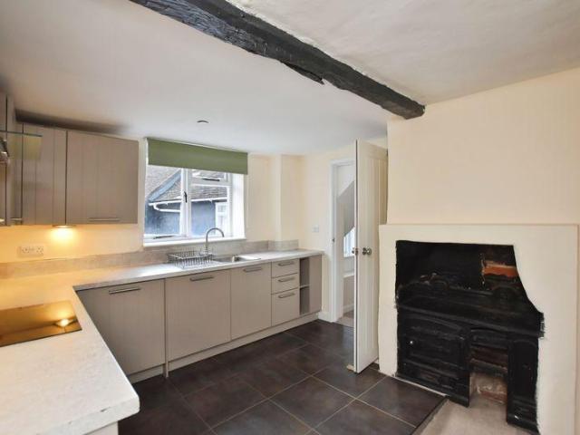 2 bedroom maisonette for sale