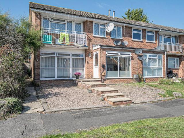 2 bedroom maisonette for sale