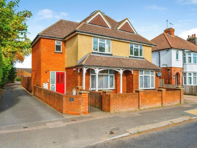 2 bedroom maisonette for sale