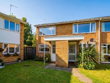 2 bedroom maisonette for sale