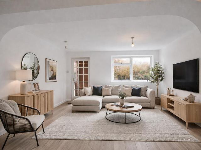 2 bedroom maisonette for sale