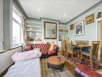 2 bedroom maisonette for sale
