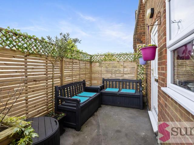2 bedroom maisonette for sale