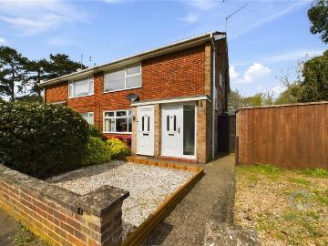 2 bedroom maisonette for sale