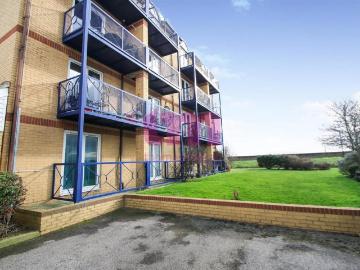 2 bedroom maisonette for sale