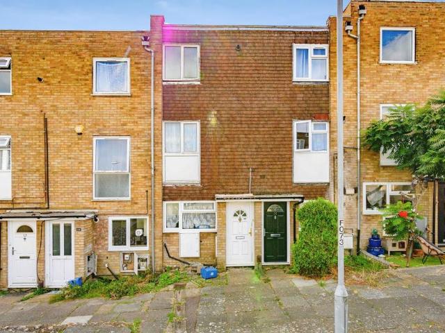 2 bedroom maisonette for sale
