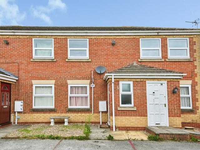 2 bedroom maisonette for sale