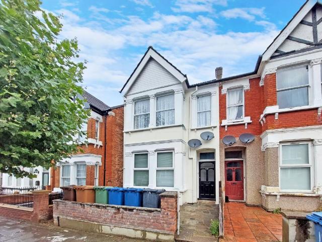 2 bedroom maisonette for sale