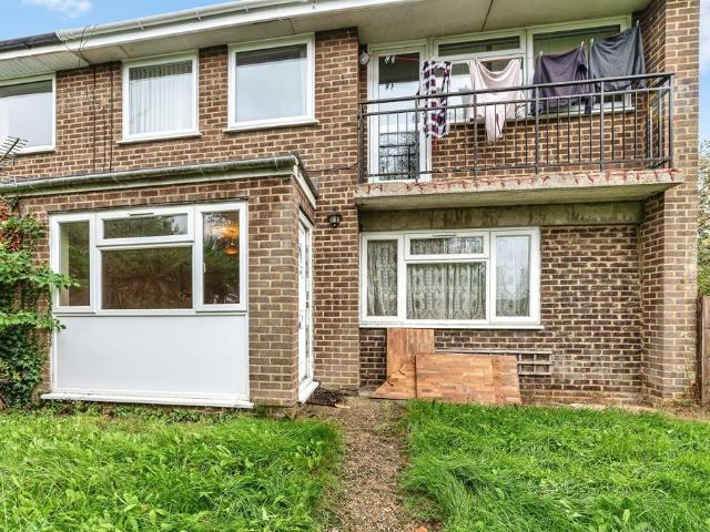 2 bedroom maisonette for sale