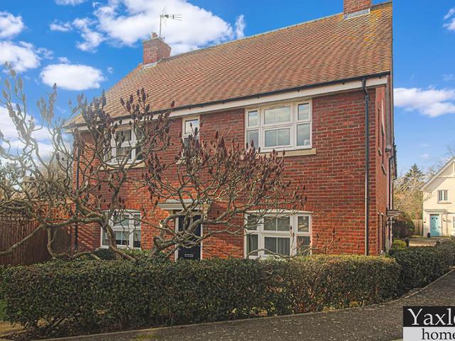 2 bedroom maisonette for sale