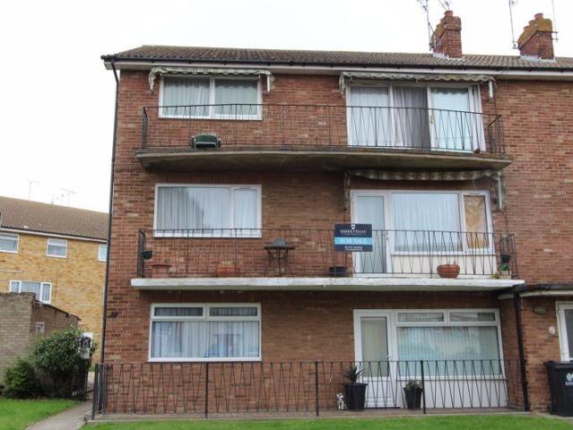 2 bedroom maisonette for sale